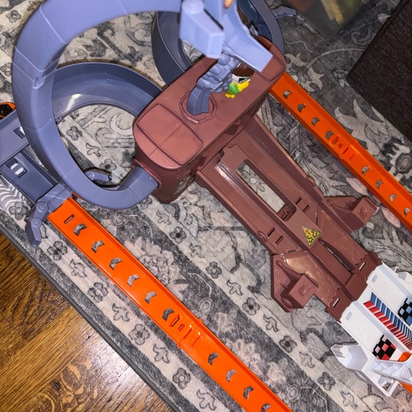 Hot Wheels Spider Man Racer Verse Track Set - Picture 8 of 14